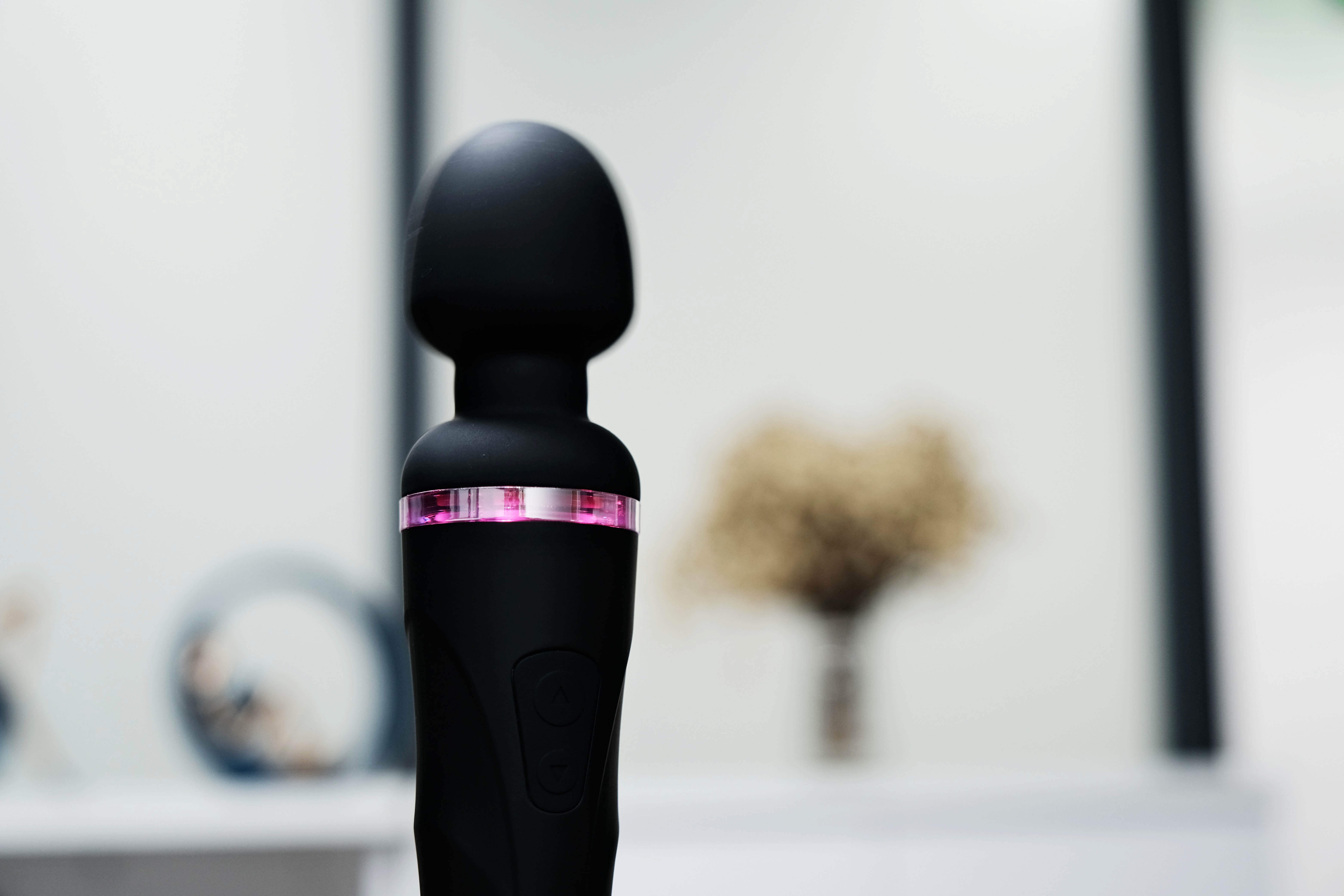 The powerful wand vibrator massager Domi 2 by Lovense - Product image